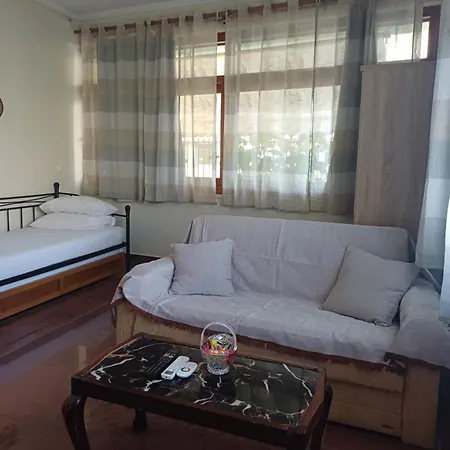 La.ki House * קאבאלה